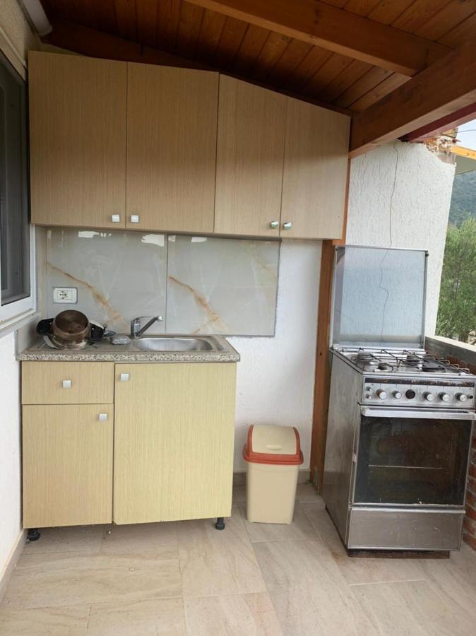 Denaj House Hotel Himarë Eksteriør billede
