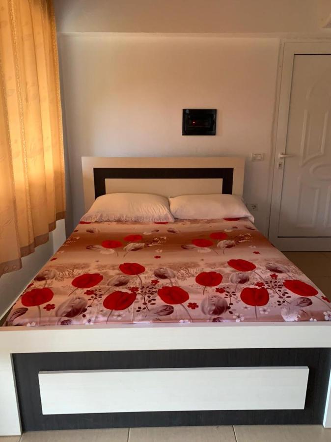 Denaj House Hotel Himarë Eksteriør billede