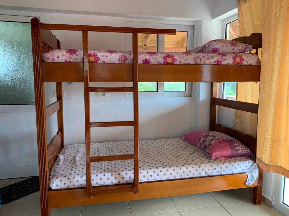 Denaj House Hotel Himarë Eksteriør billede