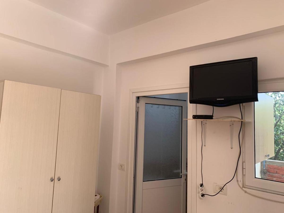 Denaj House Hotel Himarë Eksteriør billede